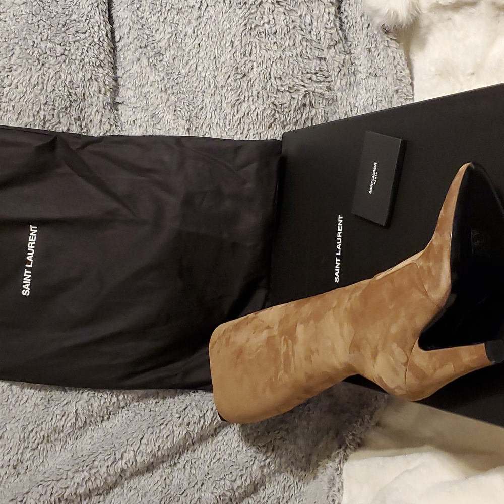 Saint Laurent - Picture 6 of 9